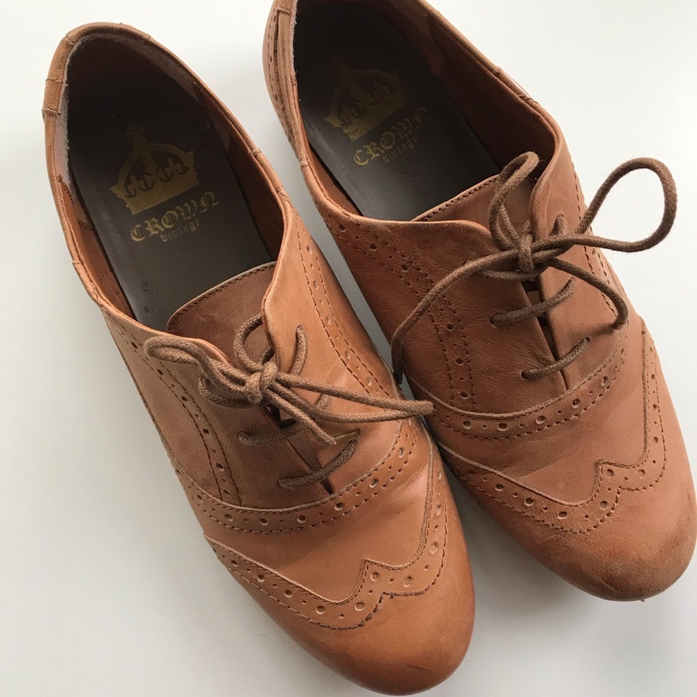 Women’s Brown Leather Oxfords